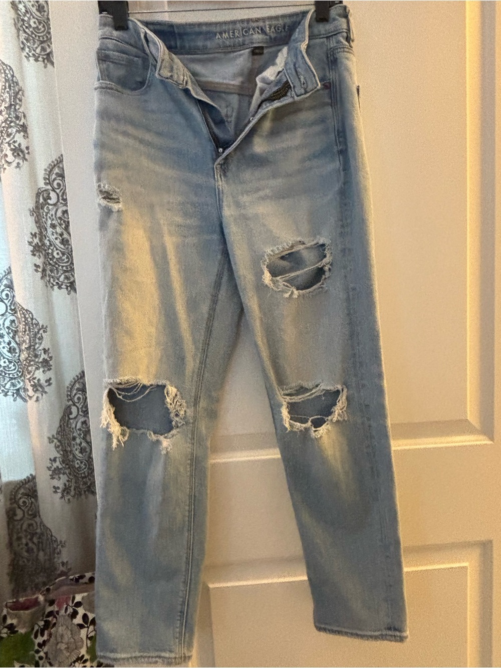 American Eagle Outfitters Light Wash Distressed Boyfriend Jeans
